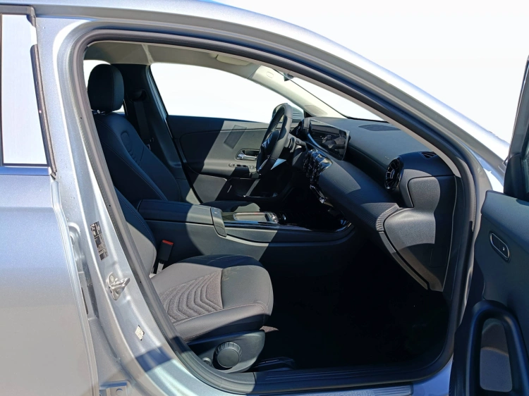 10 - Mercedes-Benz Classe A 180 d Automatic