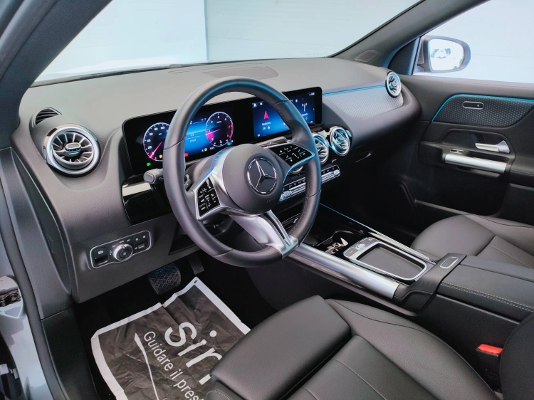 17 - Mercedes-Benz GLA 180 d Progressive Advanced Plus auto