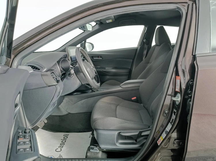 9 - Toyota C-HR C-HR 1.8h Active 2wd e-cvt