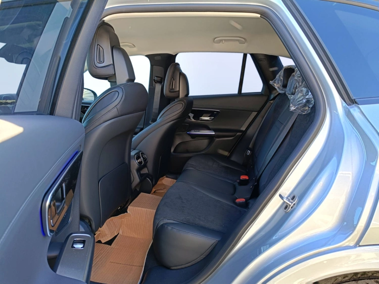 8 - Mercedes-Benz GLC 300 de 4MATIC