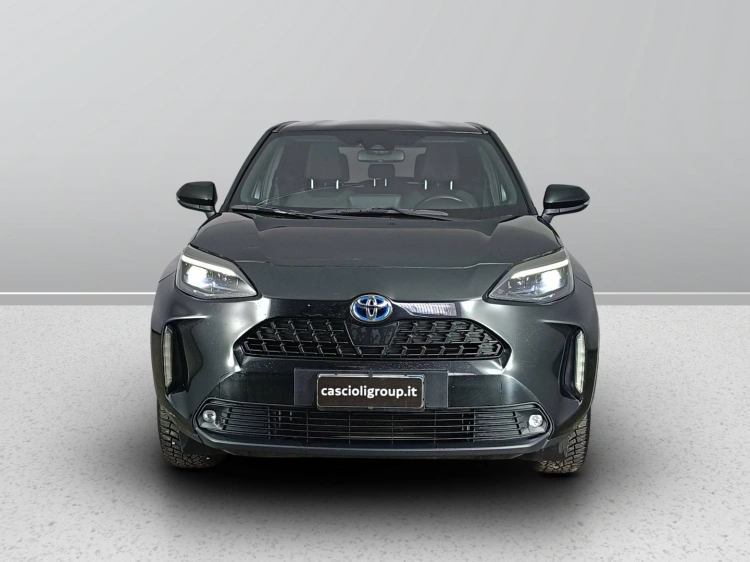 2 - Toyota Yaris Cross ANNO 2024 YARIS CROSS LOUNGE