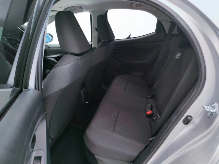 12 - Toyota Yaris Yaris 1.5h Trend