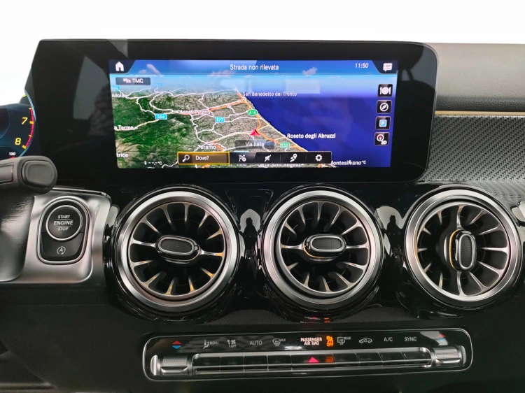 13 - Mercedes AMG GLB GLB AMG 35 4matic auto