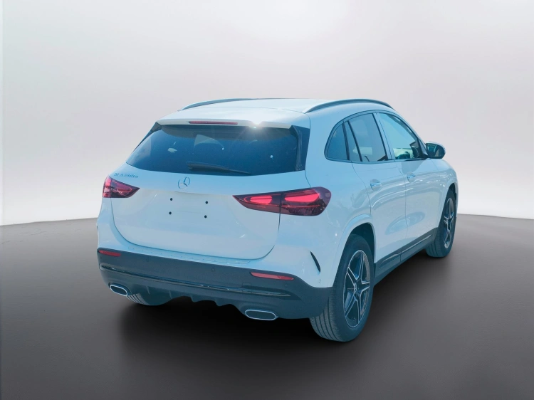 6 - Mercedes-Benz GLA 200 d automatic