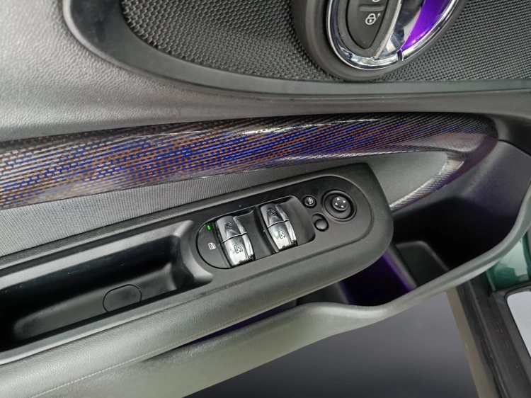 16 - MINI Cooper Mini Clubman 2.0 Cooper D Hype auto my18