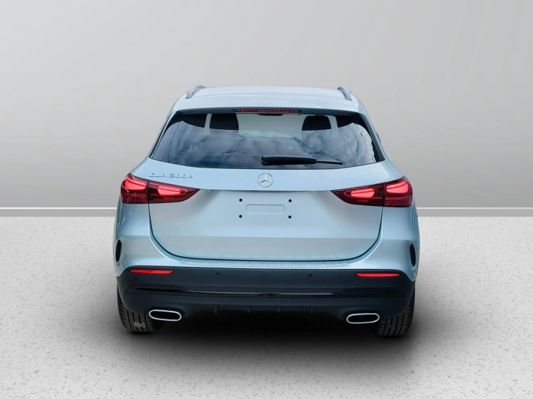 4 - Mercedes-Benz GLA 200 d automatic