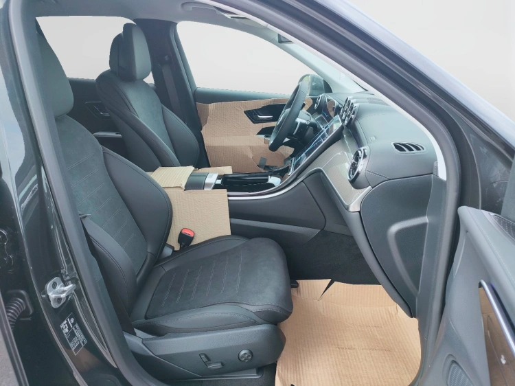 12 - Mercedes-Benz GLC 220 d 4MATIC