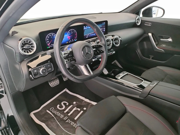 14 - Mercedes-Benz Classe A 200 d AMG Line Premium Plus auto