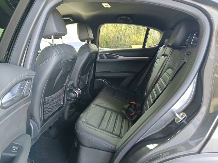9 - Alfa romeo Stelvio ALFA ROMEO STELVIO DIESEL ANNO 2021