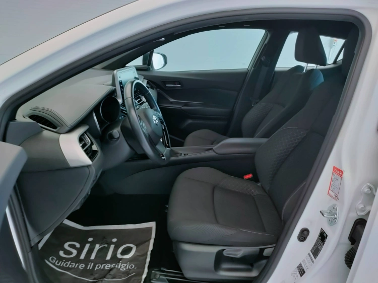 16 - Toyota C-HR C-HR 1.8h Active e-cvt