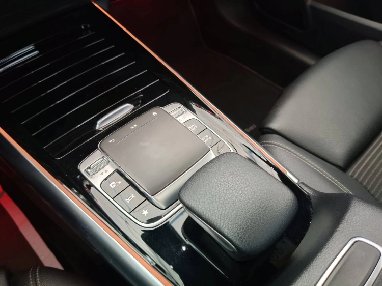 16 - Mercedes-Benz Classe B 180 d Sport Plus auto