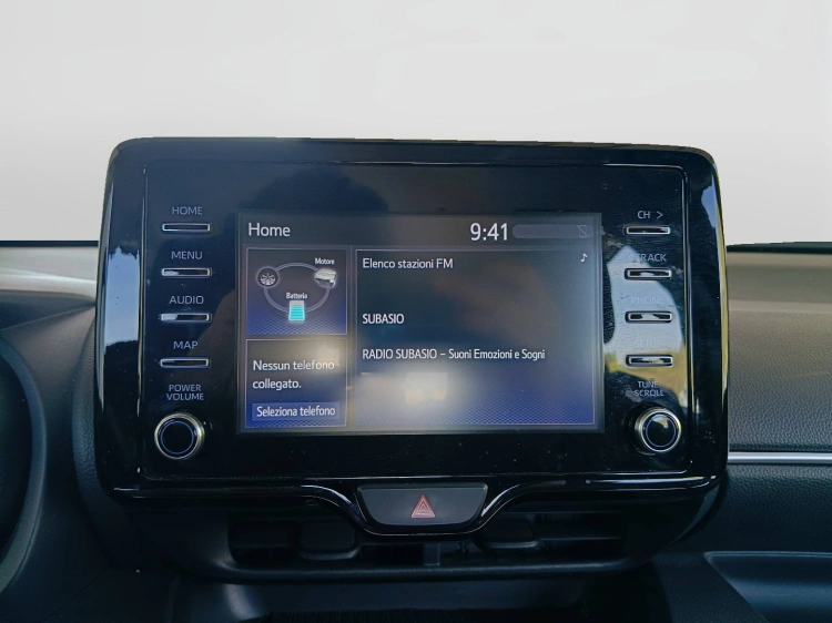 13 - Toyota Yaris Yaris 1.5h Trend