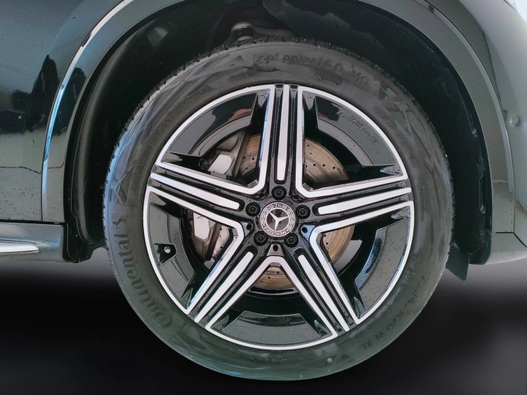 8 - Mercedes-Benz GLC 220 d AMG Line Premium Plus 4matic auto