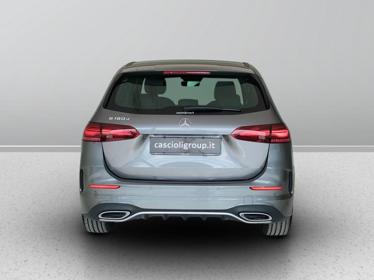 4 - Mercedes-Benz Classe B 180 d AMG Line Premium Plus auto