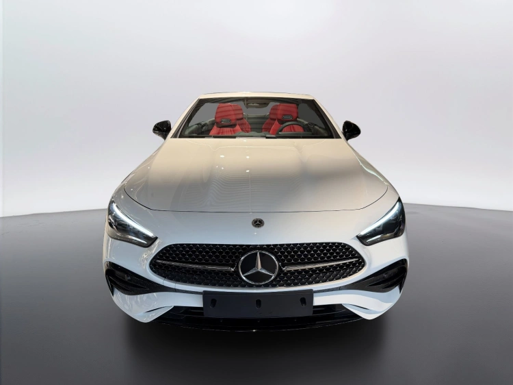 2 - Mercedes-Benz CLE 300 4MATIC Cabrio