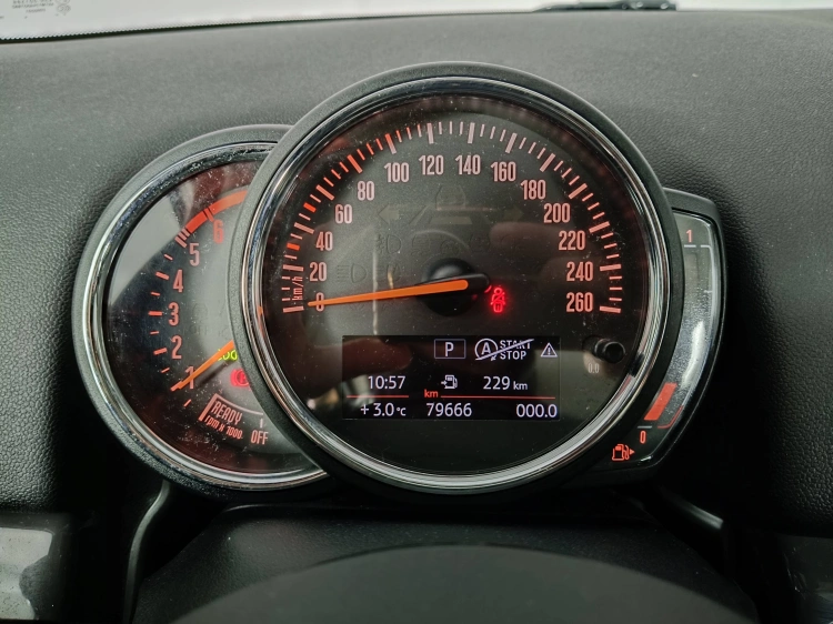 12 - MINI Countryman Mini Countryman 1.5 One D Essential auto