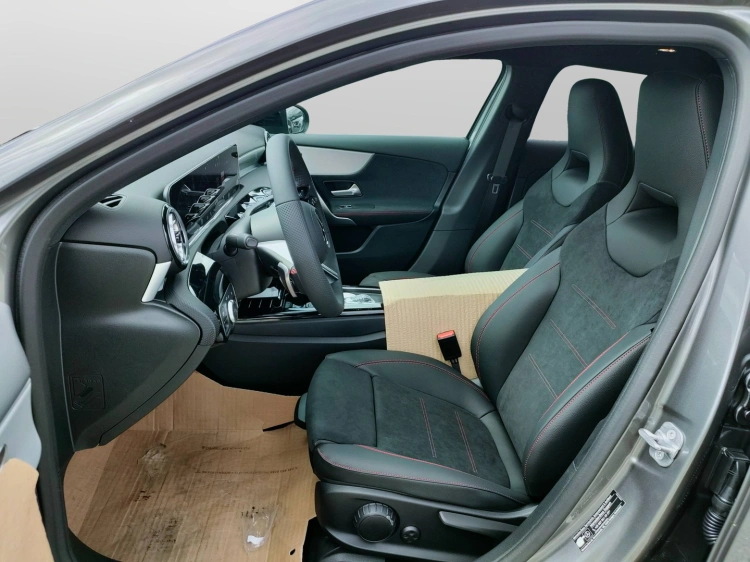 10 - Mercedes-Benz Classe A 180 d Automatic