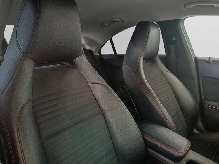 19 - Mercedes-Benz CLA 200 d Premium auto FL