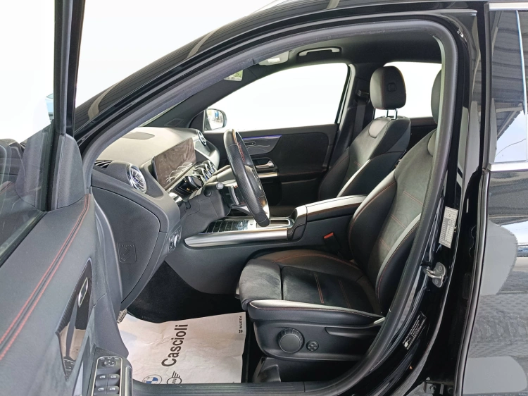 8 - Mercedes-Benz GLA 200 d AMG Line Premium auto