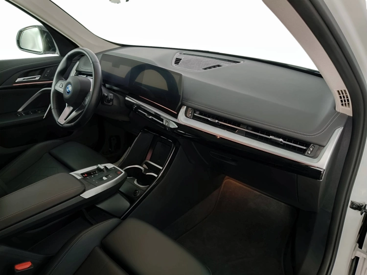 11 - BMW X1 X1 xDrive25e
