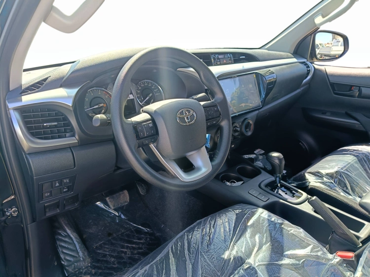 8 - Toyota Professional HI LUX 4X2 - 4X4 HILUX 2.4D A DC 4WD CMF MY24