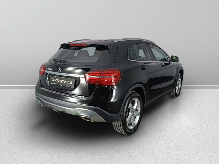 4 - Mercedes-Benz GLA 180 Sport