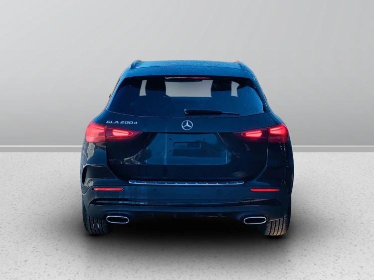 4 - Mercedes-Benz GLA 200 d automatic