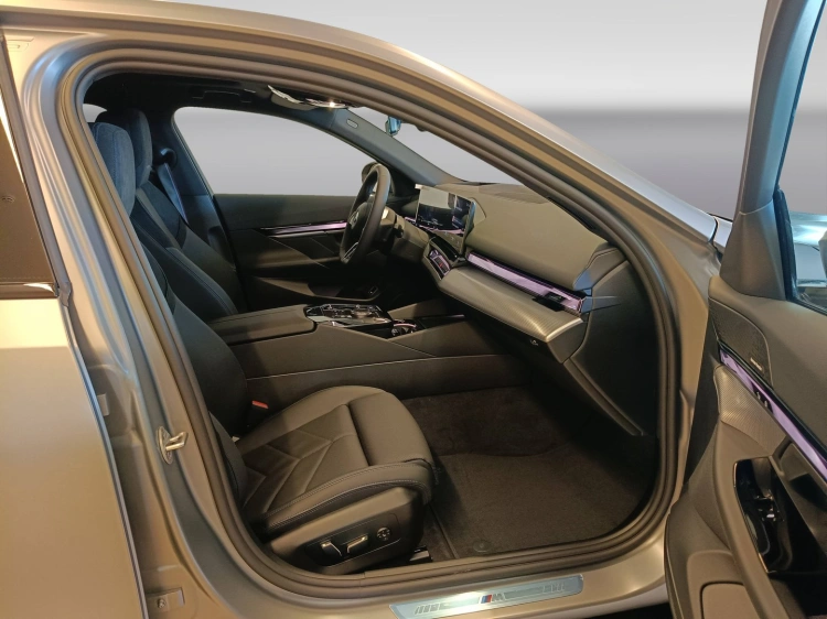 10 - BMW i5 BMW i5 xDrive40 Berlina