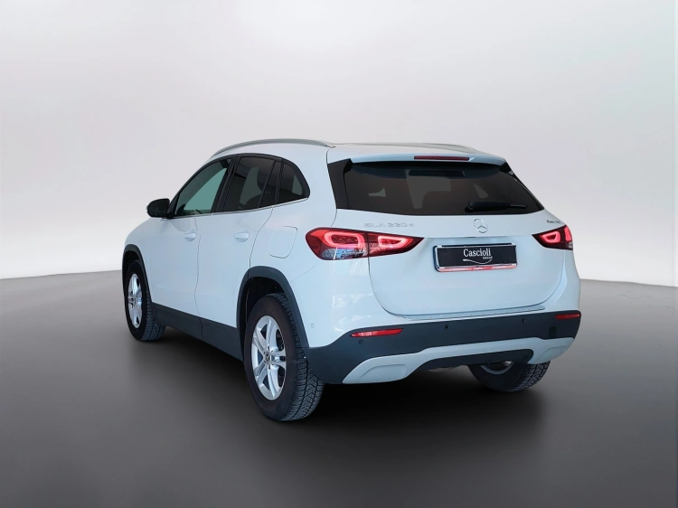 7 - Mercedes-Benz GLA 220 d Sport 4matic auto