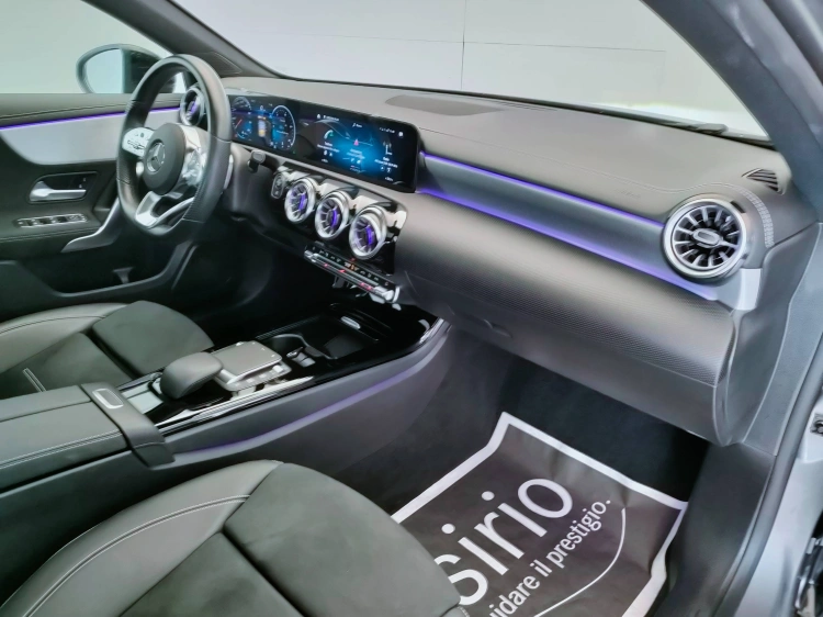 11 - Mercedes-Benz Classe A 180 d Premium Night edition auto