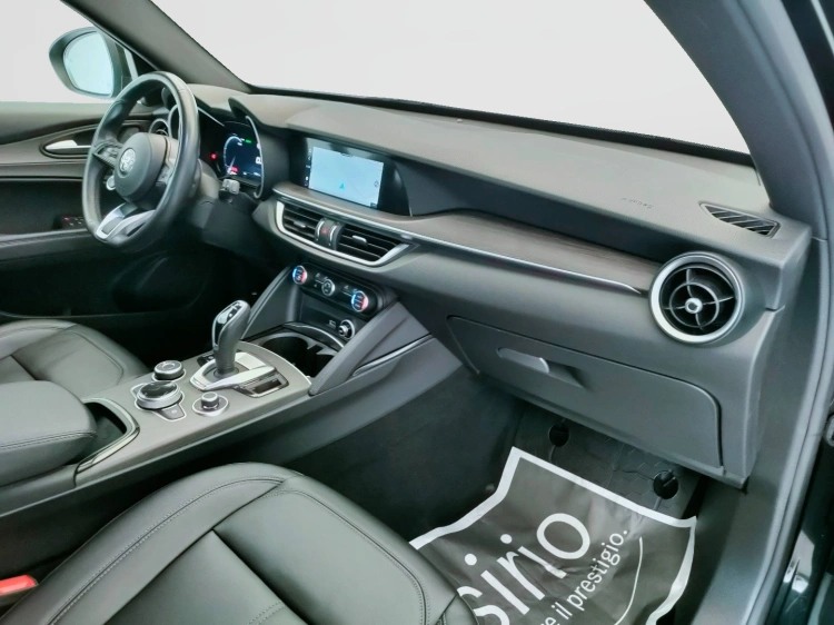 18 - Alfa romeo Stelvio Stelvio 2.2 t Ti rwd 160cv auto