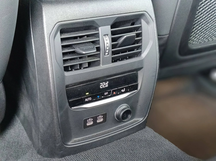 16 - BMW Serie 3 320d auto