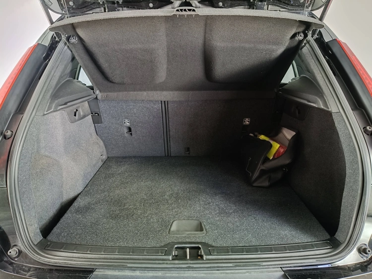 19 - Volvo XC40 XC40 2.0 d3