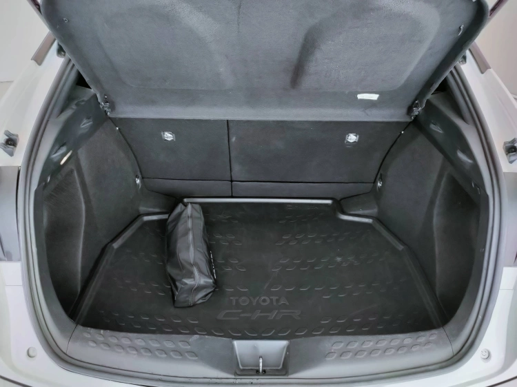 9 - Toyota C-HR C-HR 1.8h Active e-cvt