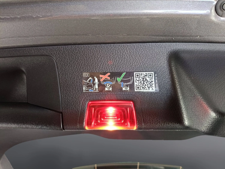 15 - Mercedes-Benz GLA 180 d Progressive Advanced Plus auto