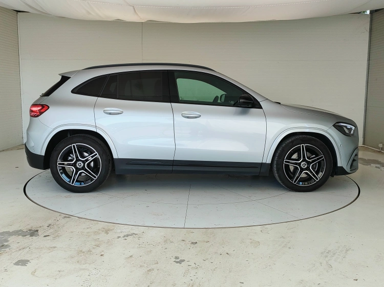4 - Mercedes-Benz GLA 200 d AMG Line Advanced Plus Tech Edition auto