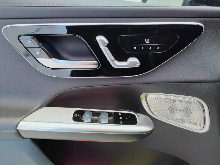 18 - Mercedes-Benz GLC 300 de phev AMG Line Premium Plus 4matic auto