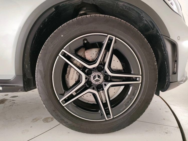 8 - Mercedes-Benz GLC 220 d Premium 4matic auto