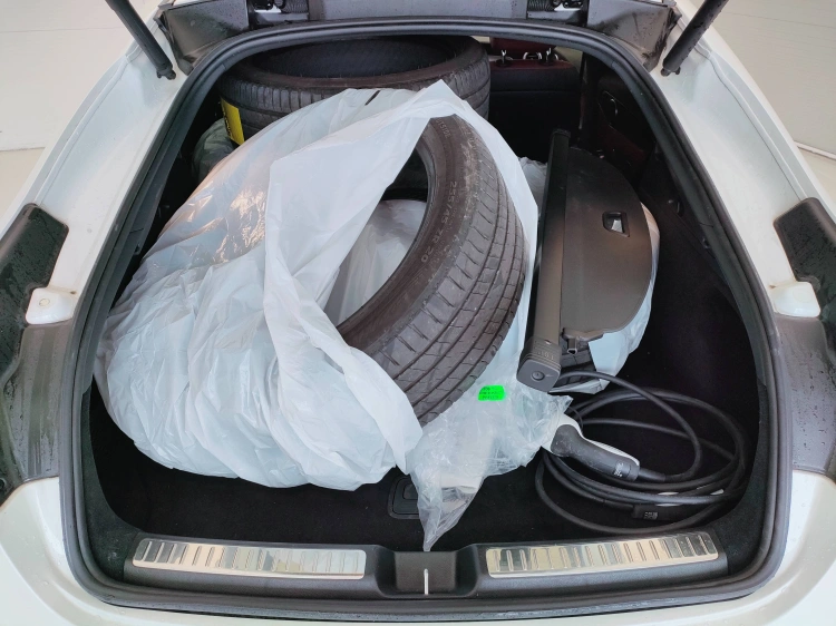 5 - Mercedes-Benz GLC Coupe 300 de phev (eq-power) Premium Plus 4matic auto