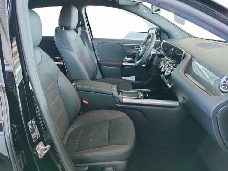 7 - Mercedes-Benz GLA 200 d automatic