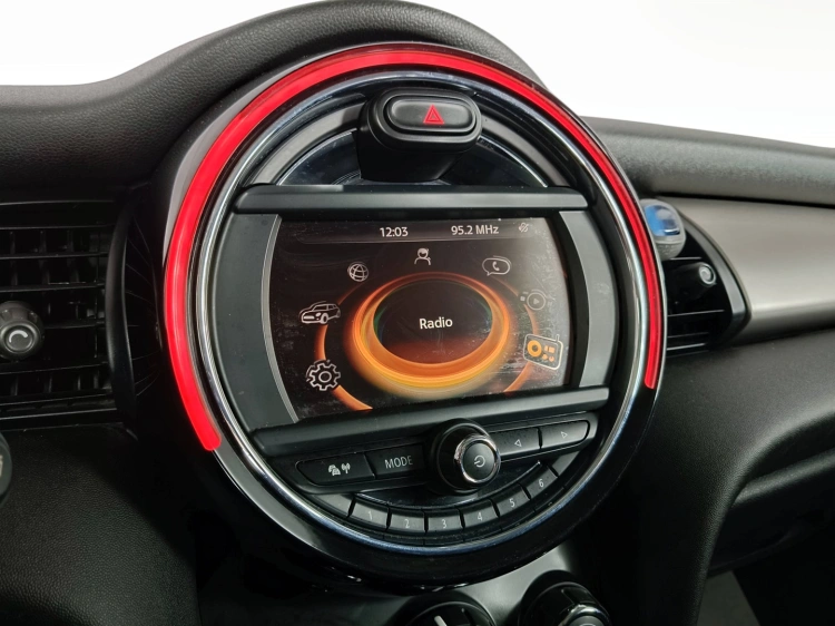 13 - MINI One Mini 1.5 One D Business 3p