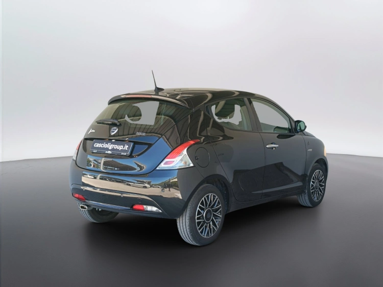 4 - Lancia Ypsilon Ypsilon 1.0 firefly hybrid Alberta Ferretti s&s 70cv