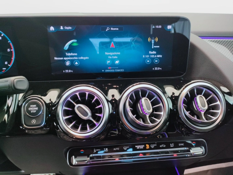 14 - Mercedes-Benz GLA 200 d Premium 4matic auto