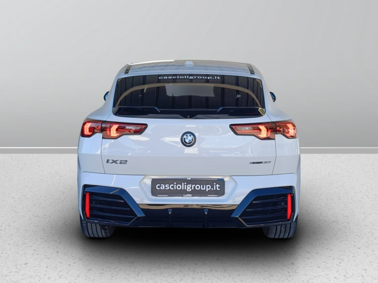 5 - BMW iX2 BMW iX2 xDrive30