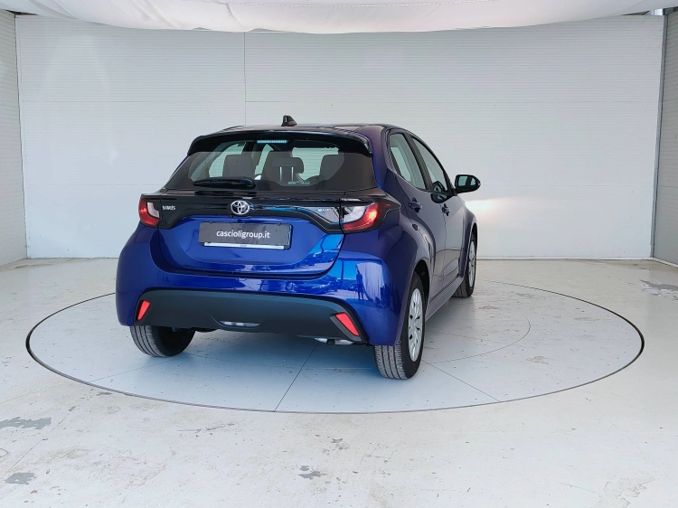 5 - Toyota Yaris YARIS 1.5H ECVT 5P MY26