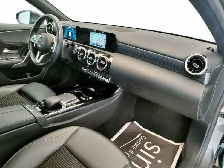 12 - Mercedes-Benz Classe A 180 d Sport auto