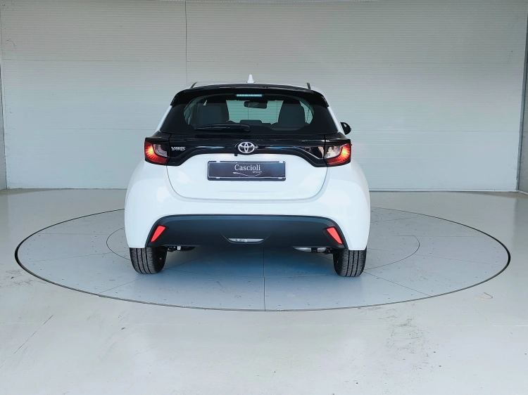4 - Toyota Yaris Yaris 1.0 Active