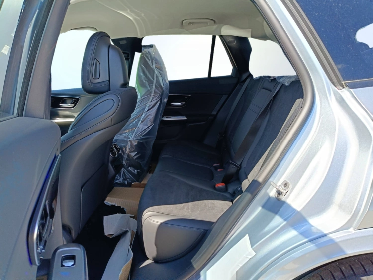 9 - Mercedes-Benz GLC 300 de 4MATIC
