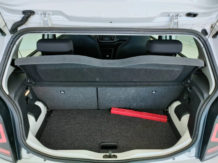 9 - Volkswagen up! up! 5p 1.0 Move up! 60cv