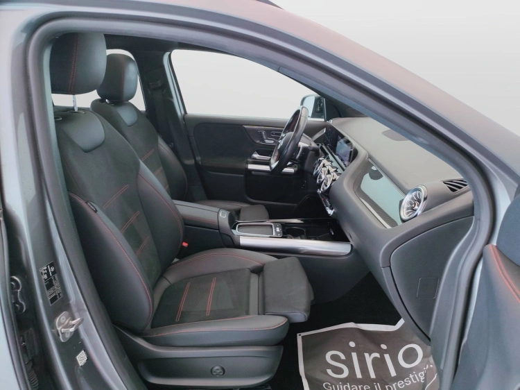 12 - Mercedes-Benz GLA 200 d AMG Line Premium Plus 4matic auto